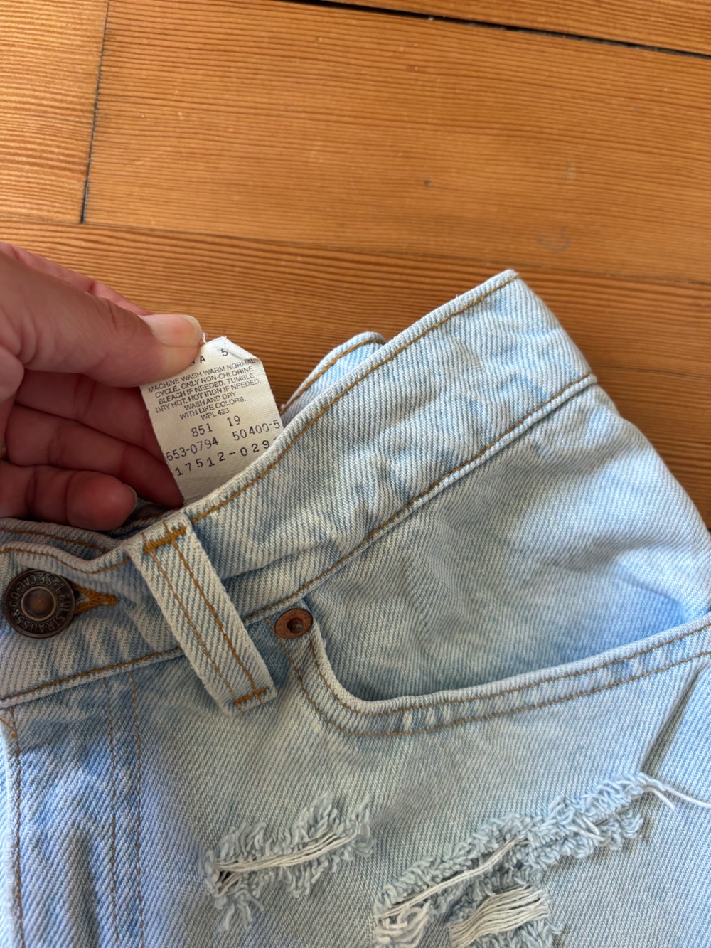 Vintage 1990s Levi’s 512 light wash cut off shorts made in USA 🩵 hot pants - Picture 7 of 7